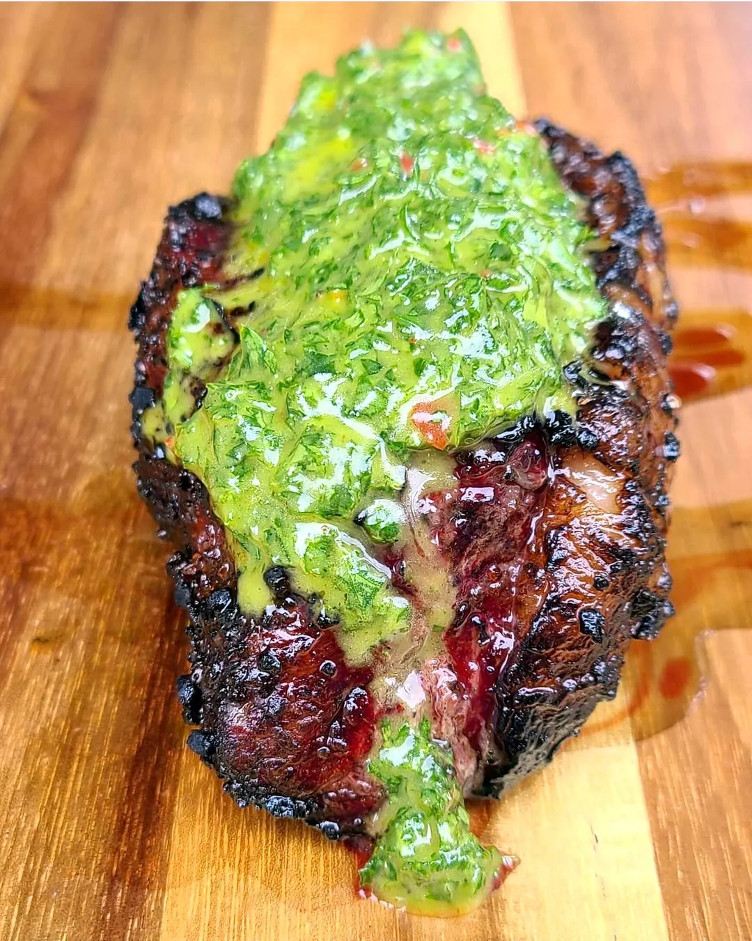 Viande grillée en persillade
